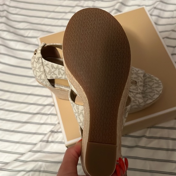 Michael Kors wedges - Picture 4 of 6